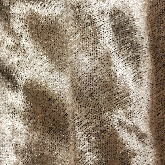 Beautiful Gold Shimmering Round Tree Skirt 48" in diameter. Retail $54.99. - Picture 4 of 6